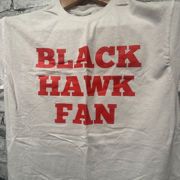 EUC Gildan "Black Hawk Fan" White T-Shirt Red Font Chicago Blackhawks Size Small - Picture 3 of 8
